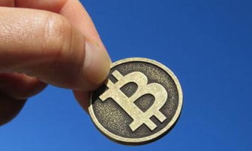   如何在TP钱包首页添加USDT代币，让资产管理更方便 / 
 guanjianci TP钱包, USDT, 代币管理 /guanjianci 

随着区块链技术的发展及数字货币的兴起，越来越多的用户开始使用加密货币进行投资和日常交易。其中，USDT（Tether）作为一种稳定币，其价格与美元挂钩，具有低波动性，因而在数字货币市场中被广泛使用。TP钱包作为一个综合性的数字资产管理工具，能够帮助用户方便地存储、管理和交易各类数字货币。本文将详细介绍如何在TP钱包首页添加USDT代币，从而提升资产管理的便利性。

一、什么是TP钱包？
TP钱包是一款功能强大的移动端数字货币钱包，用户可以使用TP钱包进行多种数字资产的存储、发送和接收。TP钱包不仅支持主流的比特币、以太坊等范围广泛的数字货币，还支持多种ERC20、BEP20等协议的代币。TP钱包提供安全保障，用户的私钥完全保存在本地，不会上传到服务器，确保了资产的安全性。同时，TP钱包的用户界面友好，操作简单，非常适合初学者进行数字资产管理。

二、USDT的特点与优势
USDT（Tether）是当前市场上最流行的稳定币之一，由Tether公司发行。USDT的最大特点是其价格与法币美元1:1挂钩，旨在提供一个价格相对稳定的数字资产。其优势主要体现在以下几个方面：
ul
  listrong低波动性：/strong相较于其他数字货币，USDT的价格波动极小，适合用于实际交易和资金避险。/li
  listrong流通性强：/strongUSDT可以在多数交易平台上进行交易和兑换，流动性非常高。/li
  listrong跨境支付便捷：/strong使用USDT进行跨境支付时，不受银行政策的限制，极大地提高了资金的流动性。/li
/ul

三、在TP钱包首页添加USDT的步骤
在TP钱包中添加USDT代币的步骤相对简单，下面是详细的操作流程：
ol
  listrong下载并安装TP钱包：/strong如果您还没有安装TP钱包，可以在应用商店下载相应的应用并完成安装。/li
  listrong创建或导入钱包：/strong打开TP钱包后，您可以选择创建新的钱包或导入已有的钱包。如果是新用户，建议创建新的钱包，并妥善保管助记词及私钥。/li
  listrong找到代币功能：/strong在钱包首页，您会看到“对接中心”或“资产管理”这样的选项。点击进入，您会看到已经添加的数字资产。/li
  listrong添加USDT：/strong选择“添加代币”功能，您会看到系统推荐的代币列表，或者手动输入USDT的合约地址（根据网络类型选择正确的合约地址），然后点击添加。/li
  listrong确认操作：/strong添加成功后，您会在钱包首页看到USDT，便可以方便地管理和交易。/li
/ol

四、常见问题解析

1. 如何确认USDT代币合约地址的正确性？
在TP钱包中成功添加USDT代币，确保合约地址的准确性是至关重要的。合约地址是代币在区块链上的唯一标识。在添加时，如果输入错误的合约地址，可能导致资产丢失或无法显示。
要确认USDT的合约地址，您可以访问官方网站或流行的交易所，例如币安或火币，在哪里可以找到正确的代币信息。在这些平台中，USDT的合约地址会经过认证，确保其安全性可靠。
另外，某些网站提供代币合约地址的查找和比对功能，例如Etherscan（以太坊）或BscScan（币安智能链），您可以在这些平台上搜索USDT，并获取其合约地址和其他基础信息。

2. 如何保障TP钱包的安全性？
随着数字货币的普及，安全性问题愈发受到用户的关注。TP钱包在设计时就十分注重用户资产的安全性，以下是一些保障措施和用户自我保护的方法：
ul
  listrong保管私钥：/strong私钥是您的数字资产的唯一通行证，建议将私钥存储在安全的地方，避免在网络上公开或共享。/li
  listrong启用生物识别或密码锁：/strongTP钱包提供了生物识别（指纹、面部识别）或设置复杂的密码保护功能，增加安全性。/li
  listrong定期备份助记词：/strong建议定期备份助记词并在安全地点保存，以防止手机丢失或损坏而无法找回资产。/li
  listrong使用安全网络：/strong在访问TP钱包时，尽量使用安全的网络环境，避免在公共Wi-Fi下进行交易，以减少被黑客攻击的风险。/li
/ul

3. TP钱包支持哪些类型的代币？
TP钱包支持多种数字资产，包括主流的比特币、以太坊及其衍生的ERC20代币。此外，TP钱包对BEP20、TRC20等多个区块链网络的代币都有所支持，用户可以在不同区块链之间灵活管理资产。这种多链支持的特性，意味着用户能够在同一个钱包中管理多种不同类型的代币，极大地方便了资产的管理。
在选择代币时，用户可以查看TP钱包的代币栏目，添加并管理自己感兴趣的代币。此外，用户也可以通过搜索合约地址手动添加自己想要的代币，只需输入准确的合约地址，便可完成添加。

4. 如何进行USDT的转账交易？
完成USDT的添加后，用户便可以使用TP钱包进行USDT的转账交易。以下是操作步骤：
ol
  listrong选择USDT：/strong在TP钱包的首页，找到USDT，并点击进入其资产管理页面。/li
  listrong选择转账：/strong在USDT资产页面，寻找转账或发送的按钮，点击开始转账操作。/li
  listrong输入接收地址：/strong在转账页面，需要填写接收方的USDT地址。确保地址准确无误，以防资金丢失。/li
  listrong确认转账金额：/strong输入转账金额后，可以选择是否支付网络费，确认后再点击发送。/li
  listrong查看交易记录：/strong转账完成后，可以在钱包的交易记录中查看交易状态和历史，确保资金已经被成功发送。/li
/ol
总之，通过TP钱包，用户不仅能方便地管理USDT，还能进行多种其他数字资产的管理操作，提高了资产的灵活性和流动性。

以上是关于在TP钱包首页添加USDT代币的详细介绍，希望能帮助到正在使用或计划使用TP钱包的用户们，让资产管理变得更加简单和高效。